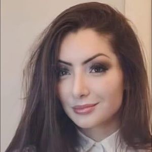 Meet your Posher, Aline